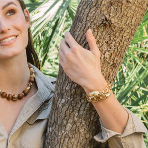 Serpentina Hinged Bangle in Teak