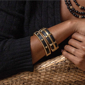 Berry Small Hinged Bangle in Ebony