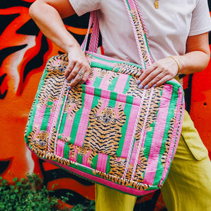 Weekender Bag in Tiger Pink/Green
