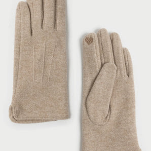 Chic Classic Gloves in Camel