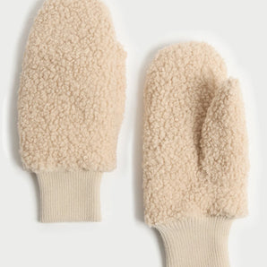 Boucle Teddy Mittens in Tan