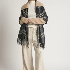 Houndstooth Plaid Scarf in Black