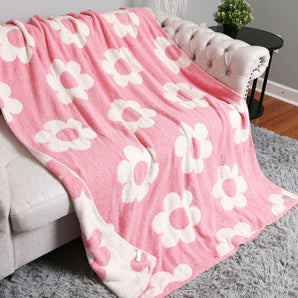 Daisies Soft Blanket in Pink