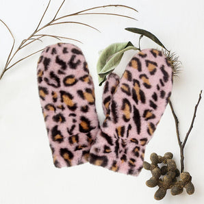 Faux Leopard Fur Mittens in Pink